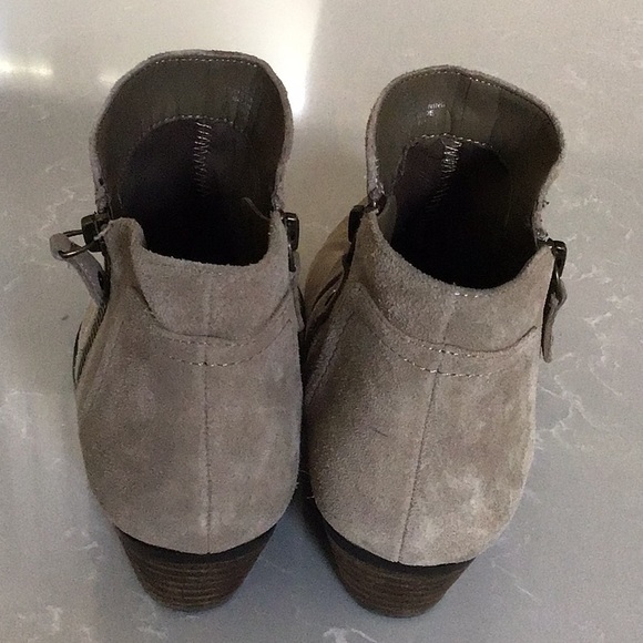Nine West taupe suede booties size 8 - Picture 5 of 5